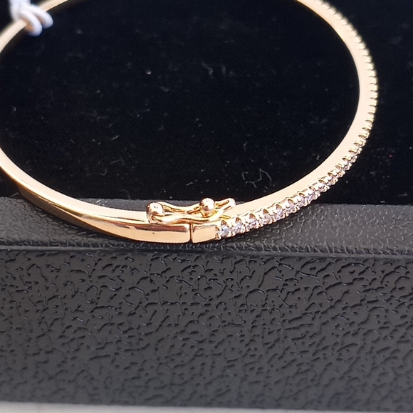 Nordstrom Gold Cubic Zirconia Bangle Bracelet - Picture 13 of 13